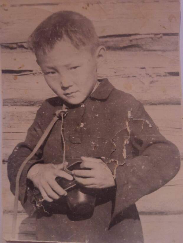 Это я в 5 лет. 1970 год. Якутия. Прислал «Сахабын».jpg Это я в 5 лет. 1970 год. Якутия. Прислал «Сахабын».jpg
