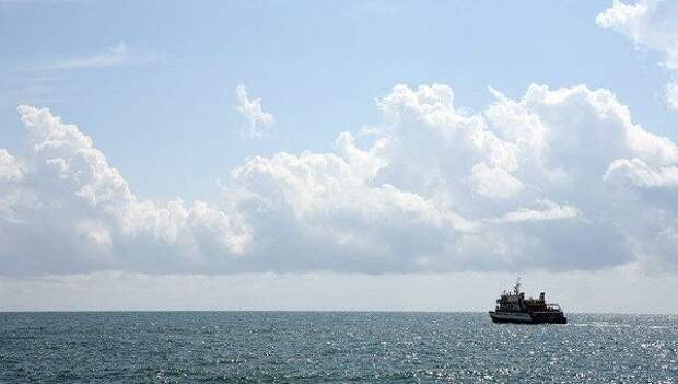 В зоне поиска Ту-154 в акватории Черного моря обнаружено масляное пятно