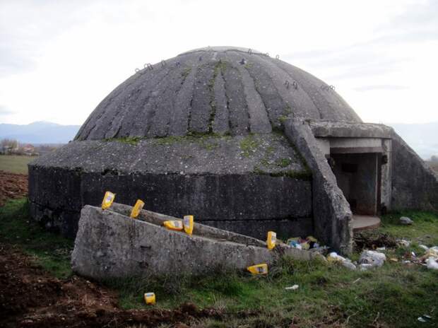 Страна бункеров Албания, бункер, путешествия