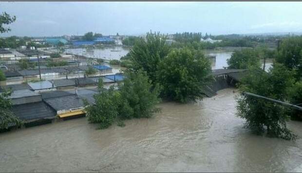 Сел ли. Потоп в Краснодарском крае 2012. Крымск потоп 2012 водохранилище. Краснодарский край Крымск затопление г 2012. Наводнение в Новоукраинке Крымский район.