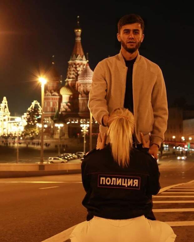 Таджикский «блогер» Бобиев передает привет начальнику управления по вопросам миграции МВД РФ Таджикский «блогер» Бобиев передает привет начальнику управления по вопросам миграции МВД РФ