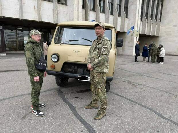 «Чтобы мои дети жили в спокойствии»: командиру взвода БПЛА из Челнов передали автомобиль