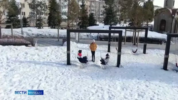 В России анонсированы выплаты семьям с детьми от 8 до 16 лет