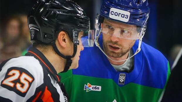 Евгений Кузнецов получил большой штраф за удар клюшкой между ног