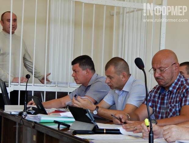 В севастопольском суде Геннадий Басов держится достойно (фото)