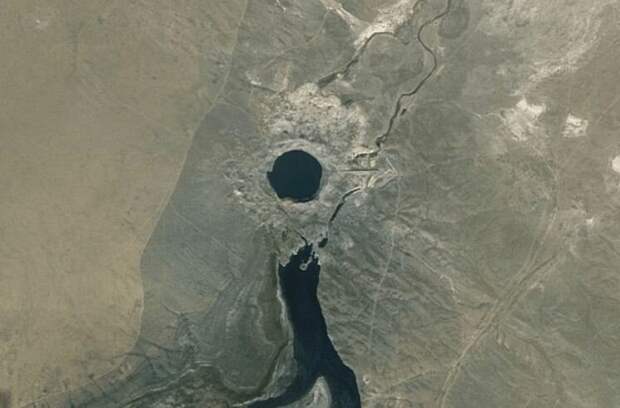 Озеро Чаган, ядерные испытания СССР для сельскохозяйственных нужд бомбы, взрывы, воронки, исторические факты