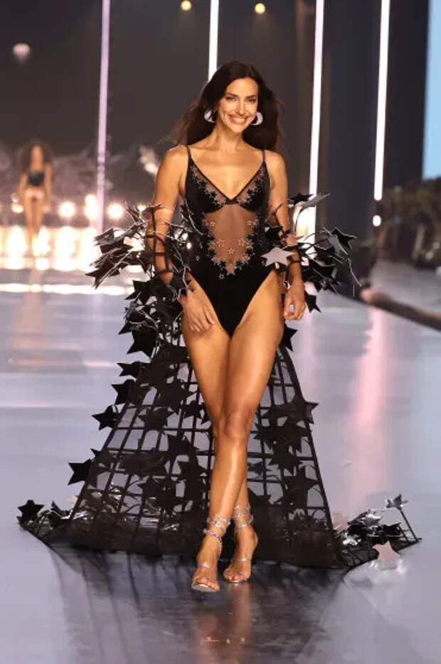 Ирина Шейк/Фото: Dimitrios Kambouris/Getty Images for Victoria's Secret