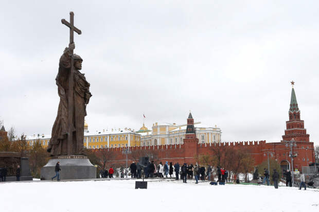 Порошенко обвинил Россию в "гибридном присвоении" украинской истории