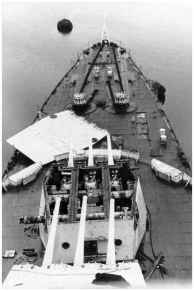 Демонтаж вооружения на крейсере «Адмирал Лазарев» перед отправкой в Аланг, 1991 год Аланг, деньги, интересное, корабли, распил, суда, факты, флот