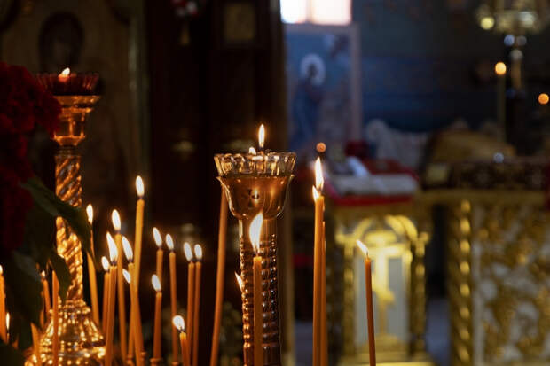 Священник раскрыл, как верующему относиться к чужой измене