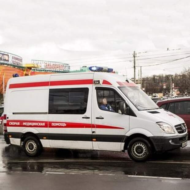 Автомобиль упал в Неву в Санкт-Петербурге, есть жертвы