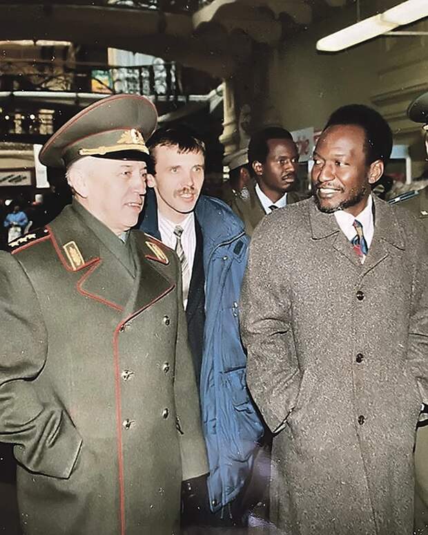 С 1987 по 1996 год генерал Галкин возглавлял Главное бронетанковое управление Минобороны нашей страны. А в 1998 году он стал депутатом.