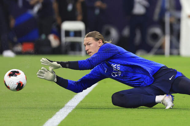 Вратарь "ПСЖ" Сафонов получил восемь баллов от L'Equipe за матч с "Ливерпулем"