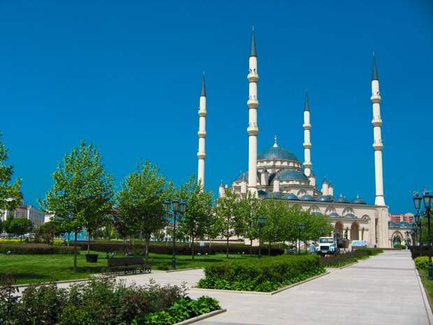 Мусульмане Чечни ответили Турции на открытие парка в честь Дудаева