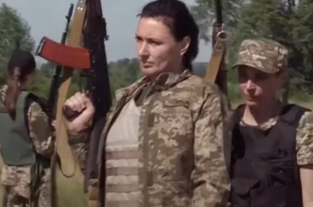 Горячий приём: офицер рассказал, что сделают с женщинами из ВСУ в плену