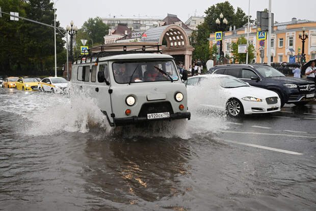 МЧС Москвы предупредило водителей о сильном ливне и граде 4 июня