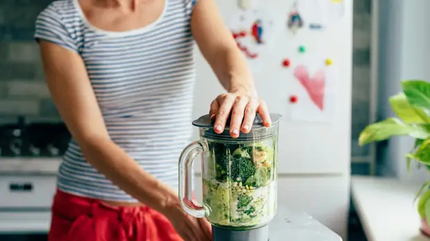 Эксперт Роспотребнадзора Антипова рассказала о детокс-рационе для очищения организма весной