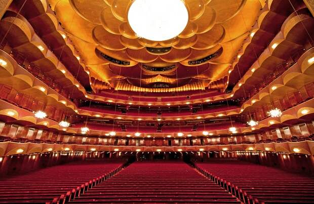 Здание Метрополитен-оперы в Нью-Йорке