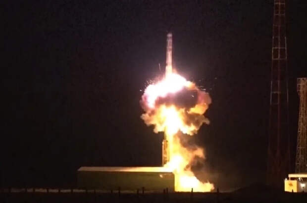 Эксперт Кнутов: дуэль с Arrow-3 подтвердила неуязвимость «Орешника»