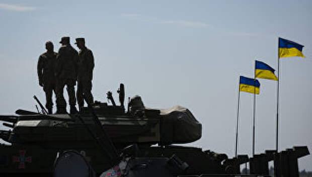 Военная техника на военном аэродроме в Чугуево Харьковской области. Архив