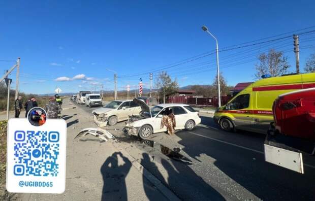 Массовое ДТП в Дальнем: Subaru врезался в две машины, пострадала девушка