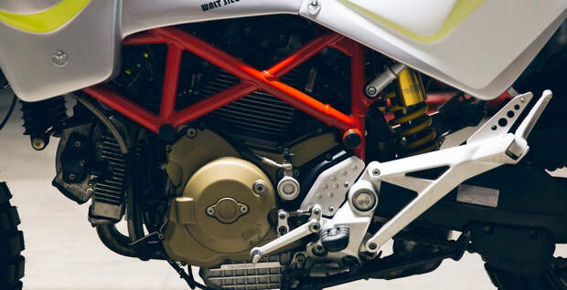 Уолт Сигл: Кастом-байк в стиле ралли-рейда Dakar на базе Ducati Hypermotard 2016