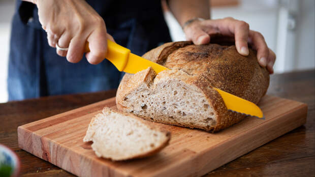 Простой прием, который заметно улучшит вкус домашнего хлеба