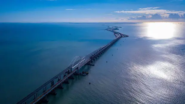 «Прогнозы коллапса не оправдались»: как менялась риторика чиновников и СМИ Украины после воссоединения Крыма с Россией