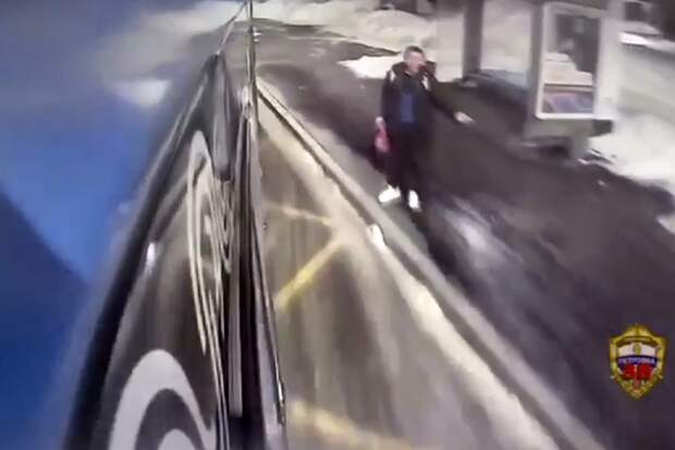 112: москвич вышел не там и решил вернуть автобус силой