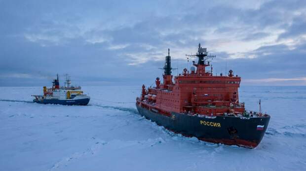 Застрявший в Арктике немецкий ледокол может спасти только Россия