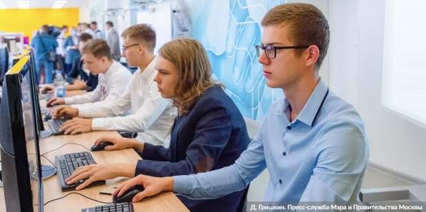 Собянин: Московские студенты возвращаются к очному обучению. Фото: Д. Гришкин mos.ru