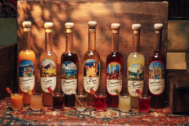 “Курорт” запустил коллекцию из 15 уникальных настоек, вдохновлённых атмосферой легендарных курортных городов России