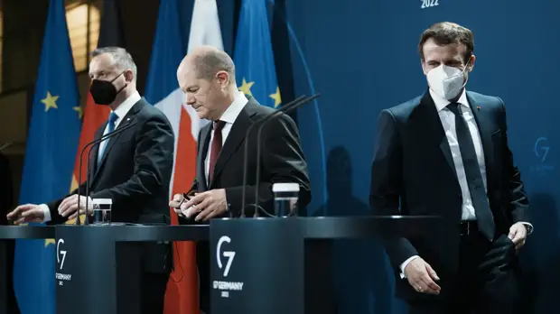 Власти ФРГ, Франции и Польши призвали Россию начать диалог по безопасности в Европе