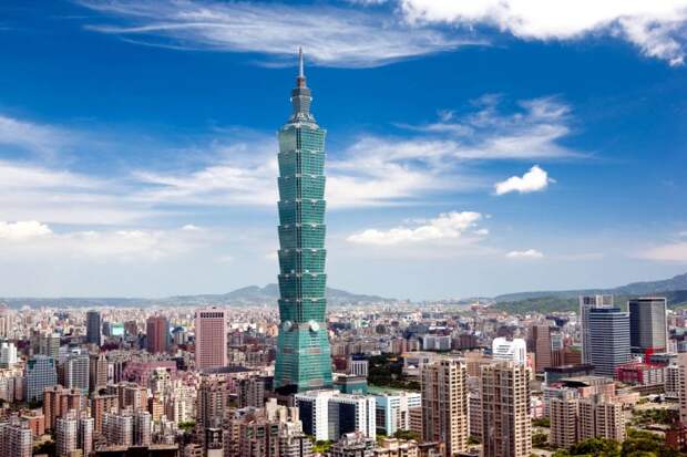 Знаменитая тайваньская башня. /Фото: orangesmile.com 