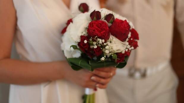 В Госдуме предложили платить супругам, состоящим не менее 50 лет в браке