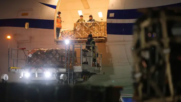 Глава Минобороны Украины сообщил о прибытии двух самолётов США с комплексами Javelin