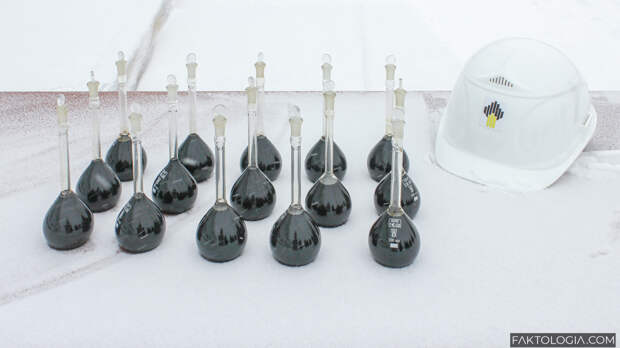 Нефть подорожала до $82 на фоне кризиса в Ормузском проливе