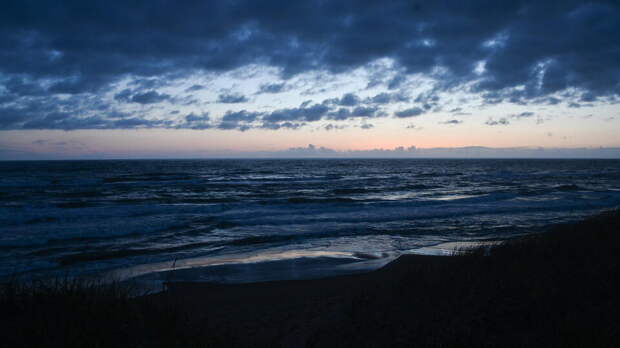 Экипаж буксира ТОФ спас проведшего два дня в воде филиппинца в Приморье
