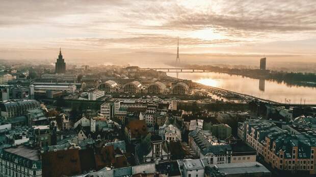 Латвия на год продлила запрет на въезд для россиян