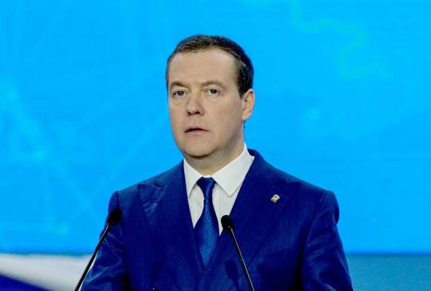 России не безразлична дальнейшая судьба Владимира Зеленского после утраты легитимности президентства 20 мая, заявил Дмитрий Медведев.-4