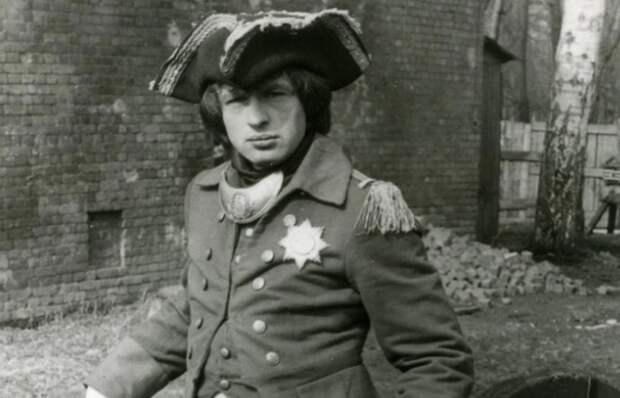 Олег Соколов в молодости. Олег Соколов в молодости.