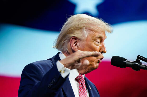 Трамп назвал Байдена человеком с очень низким IQ из-за помощи Киеву