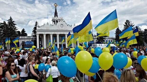 Призрак Нестора Махно бродит по Украине. Украинские эксперты о самоорганизации протестующего населения