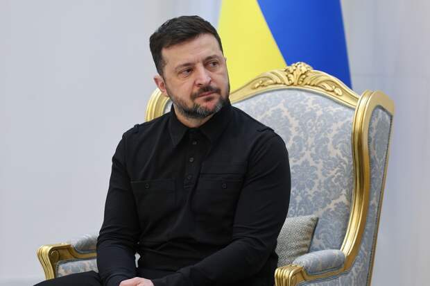 Дмитриев посоветовал Зеленскому сосредоточиться на достижении мира на Украине