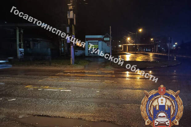 В Новомосковске иномарка сбила пешехода и врезалась в ограждение