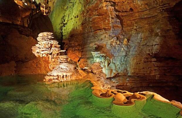 Пещера Падирак: вызывающий страх у местного населения