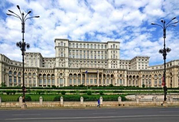 Топ-25: Крупнейшие дворцы в мире Топ-25: Крупнейшие дворцы в мире