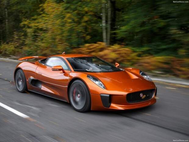 В зависимости о конструкции силовой установки, суммарная мощность Jaguar C-X75 составляет от 780 до 890 л.с. | Фото: netcarshow.com.