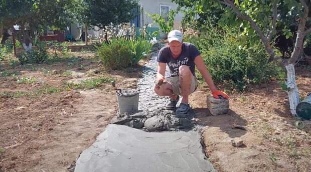 Как сделать декоративную садовую дорожку из бетона без опалубки