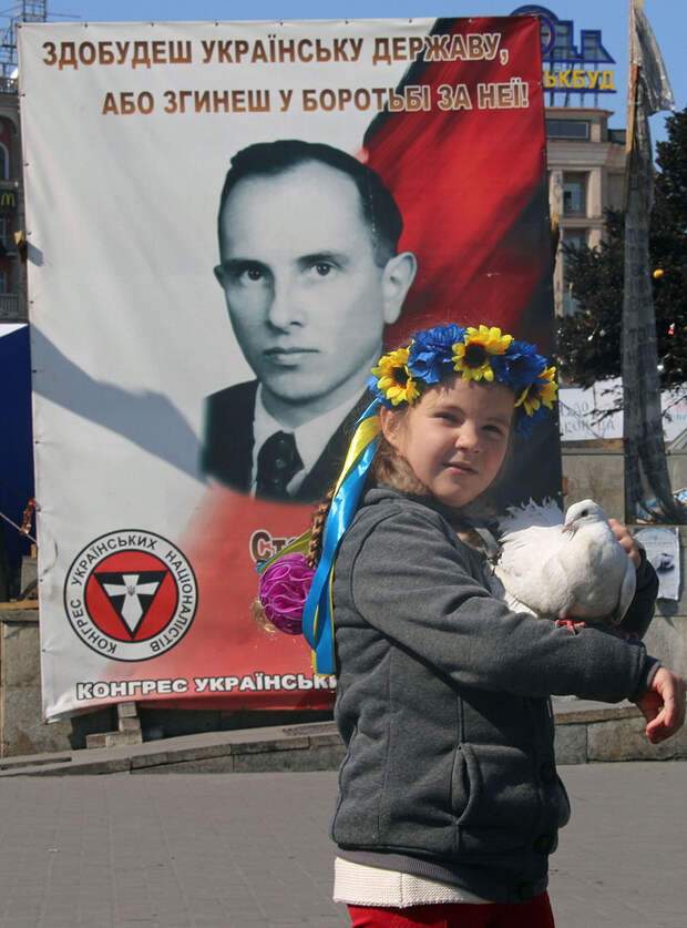 На самом деле ни Бандера, ни остальные «герои» основной массе народа тут не нужны На самом деле ни Бандера, ни остальные «герои» основной массе народа тут не нужны
